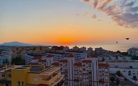 Penthouse Mit Private Dachterrasse Und Blick Auf Das Meer, Berge ,Hafen